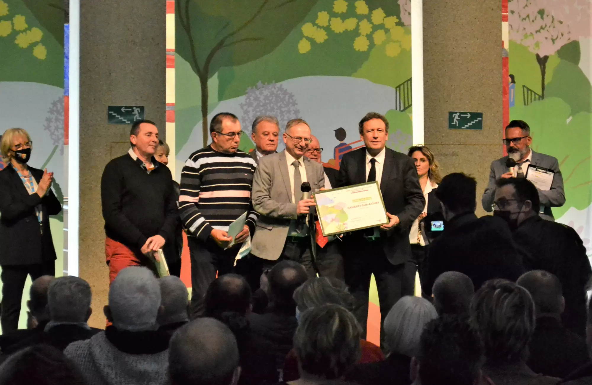 Remise du prix de la 3ème fleur du Label « Villes et Villages fleuris - Qualité de Vie » à l'Hôtel de Région à Marseille