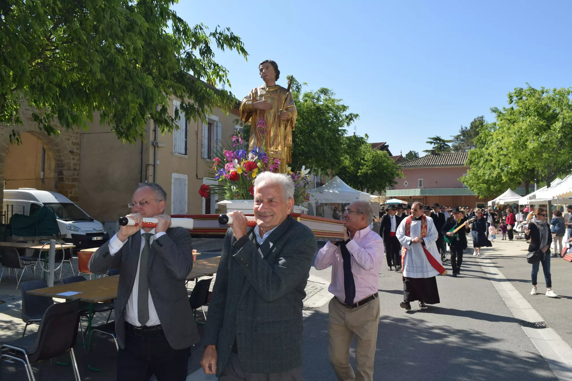 Fête de la Saint Andéol : les photos de la procession et de la messe