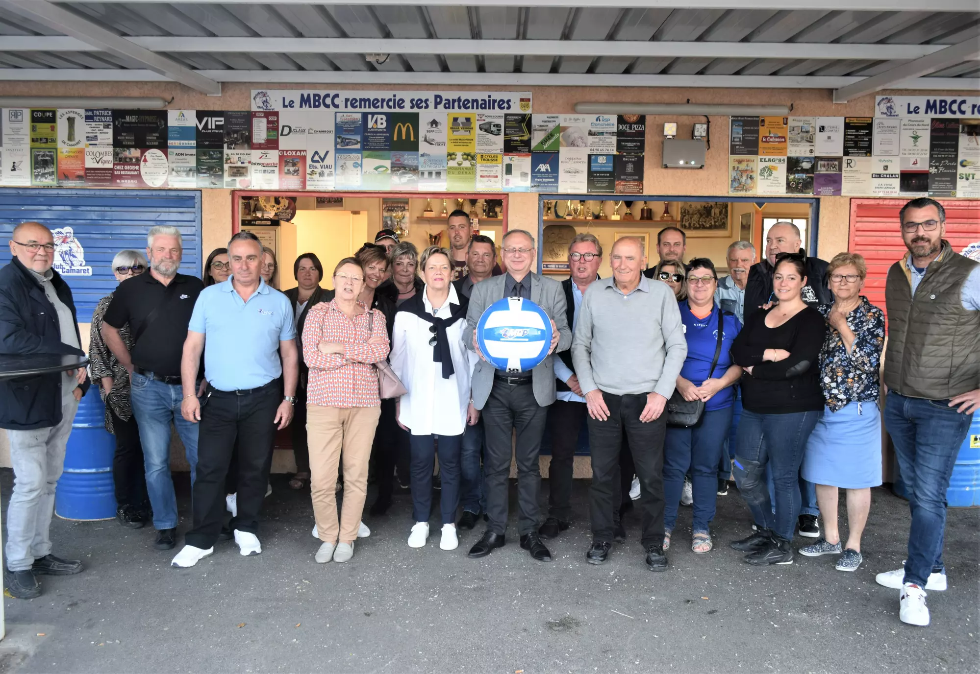 Remise officielle des ballons de moto-ball pour la saison 2022 par la LMRP (Ligue Motocycliste Régionale de Provence)